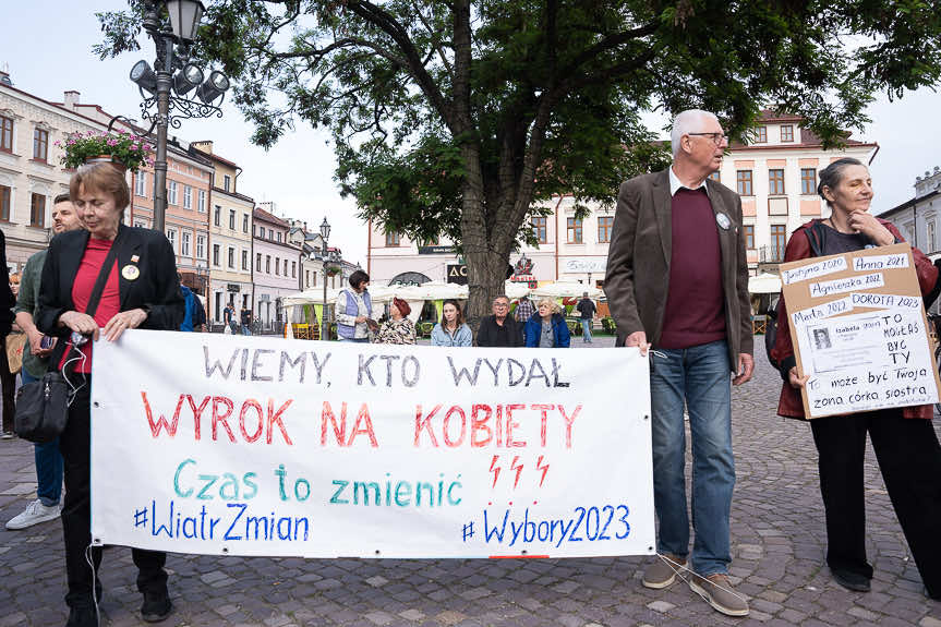 "Ani jednej więcej". Demonstracja na rynku w Rzeszowie