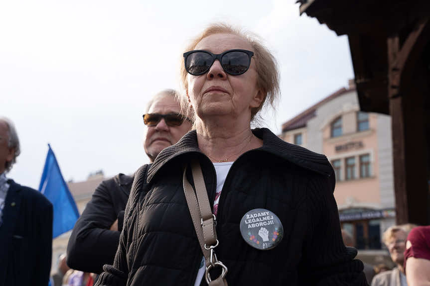 "Ani jednej więcej". Demonstracja na rynku w Rzeszowie