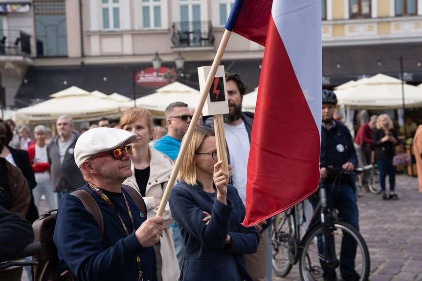 "Ani jednej więcej". Demonstracja na rynku w Rzeszowie