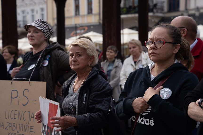 "Ani jednej więcej". Demonstracja na rynku w Rzeszowie