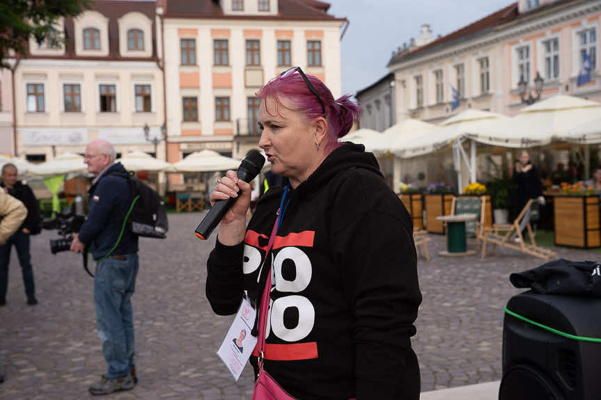 "Ani jednej więcej". Demonstracja na rynku w Rzeszowie