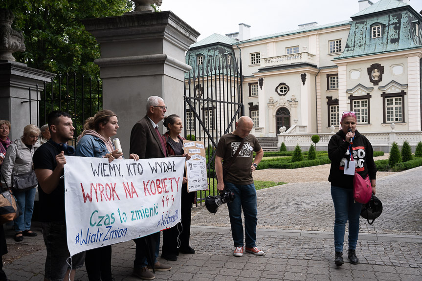 "Ani jednej więcej". Demonstracja na rynku w Rzeszowie