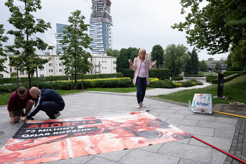 "Ani jednej więcej". Demonstracja na rynku w Rzeszowie