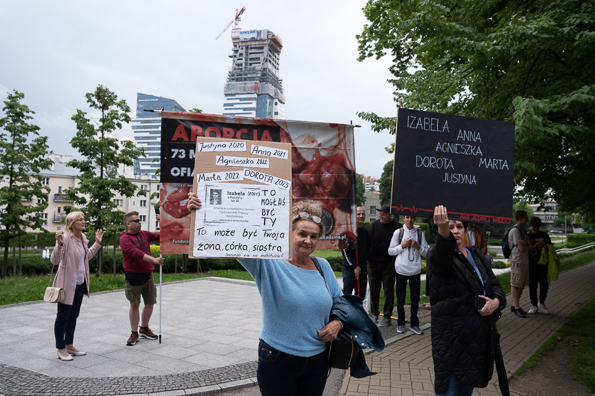 "Ani jednej więcej". Demonstracja na rynku w Rzeszowie