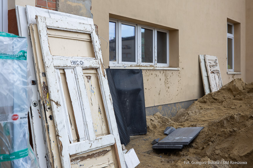 Budynek III LO w Rzeszowie przechodzi dużą metamorfozę