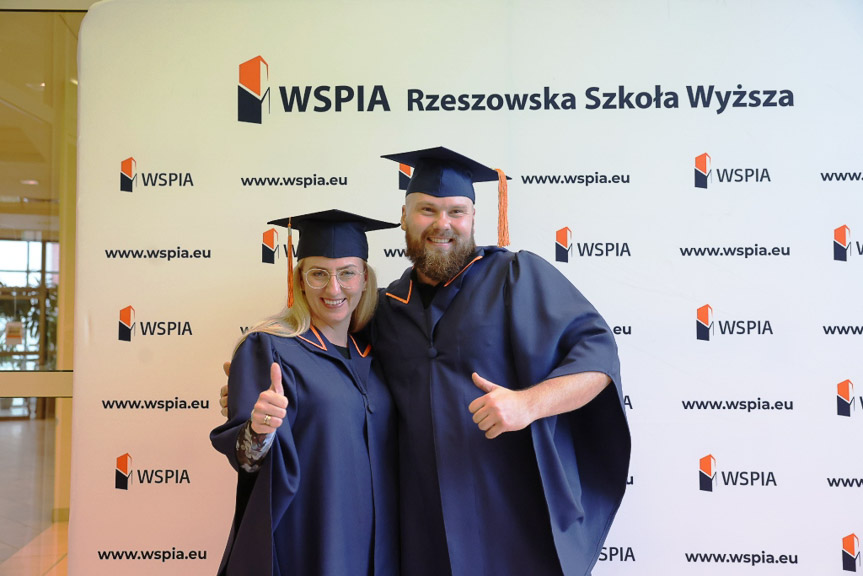 Graduacja absolwentów WSPiA