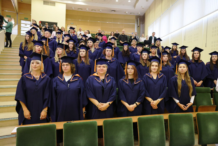 Graduacja absolwentów WSPiA