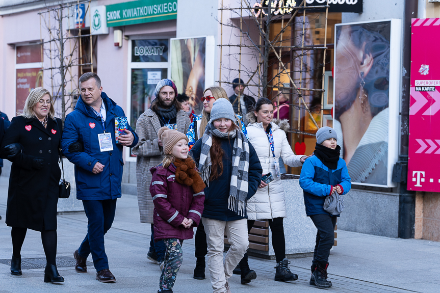 Na rzeszowskim rynku trwa 33. Finał WOŚP