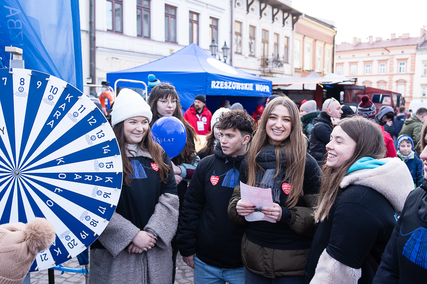 Na rzeszowskim rynku trwa 33. Finał WOŚP