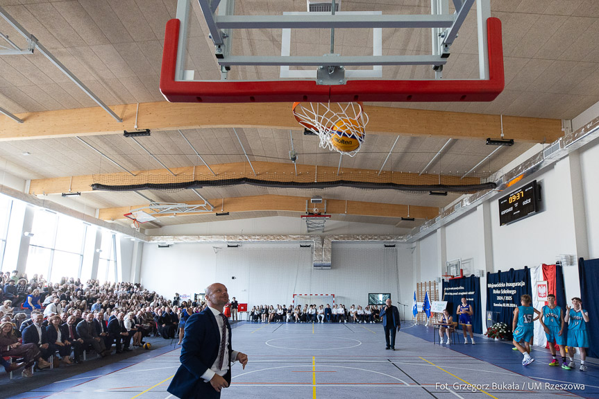 Nowa hala sportowa w I LO na inaugurację roku szkolnego