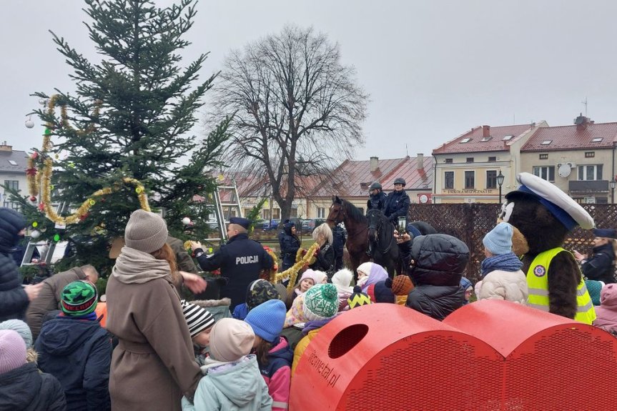 Odblaskowa choinka w Głogowie Małopolskim