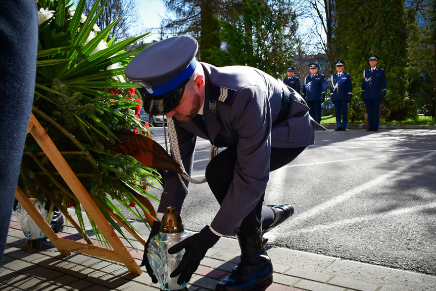 Policjanci uczcili Pamięć Ofiar Zbrodni Katyńskiej