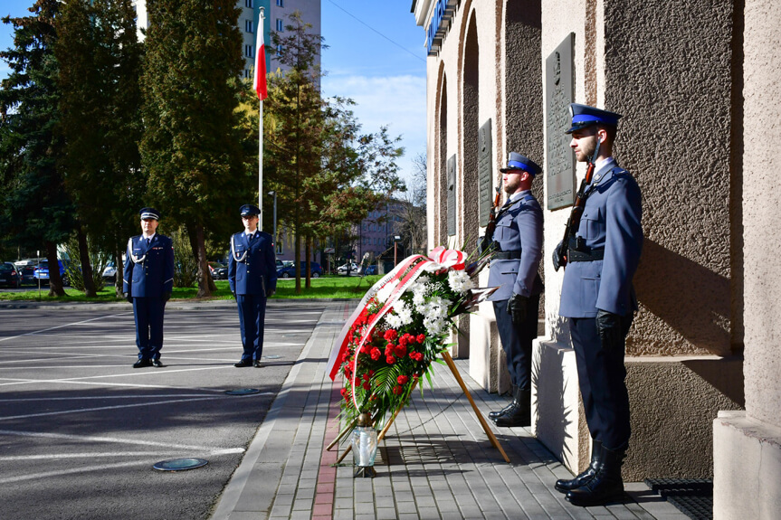 Policjanci uczcili Pamięć Ofiar Zbrodni Katyńskiej