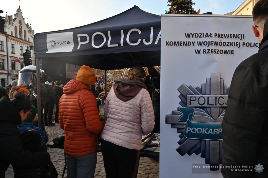 Policjanci z Podkarpacia zagrali z Wielką Orkiestrą Świątecznej Pomocy