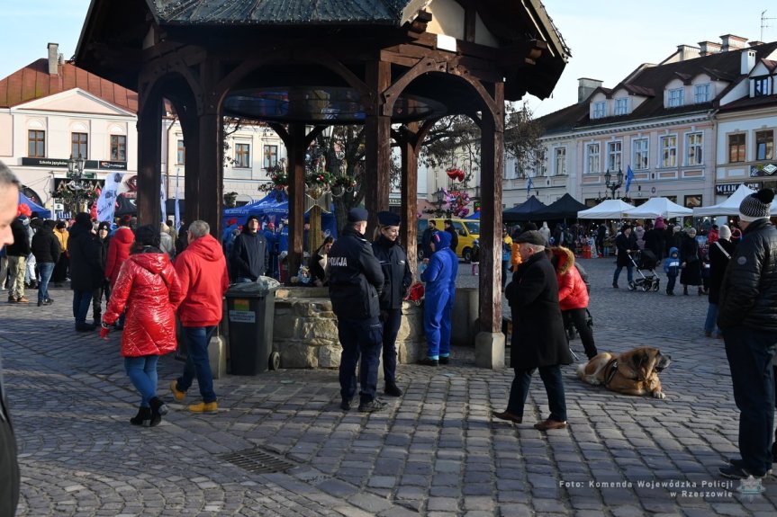 Policjanci z Podkarpacia zagrali z Wielką Orkiestrą Świątecznej Pomocy