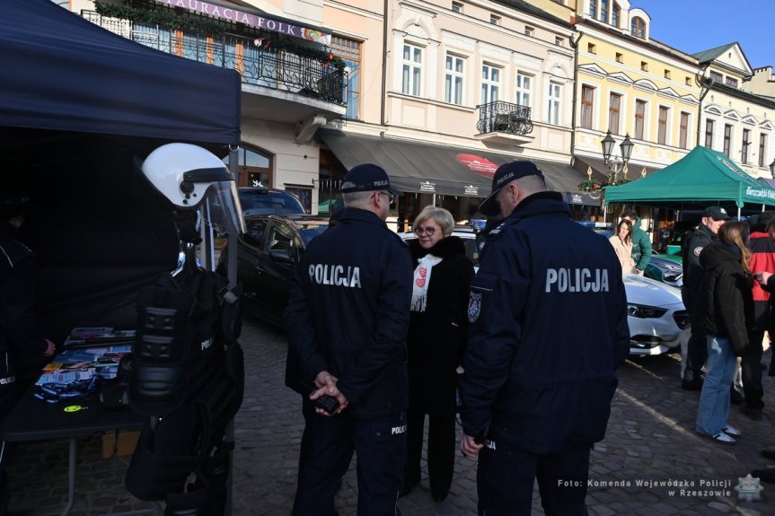 Policjanci z Podkarpacia zagrali z Wielką Orkiestrą Świątecznej Pomocy