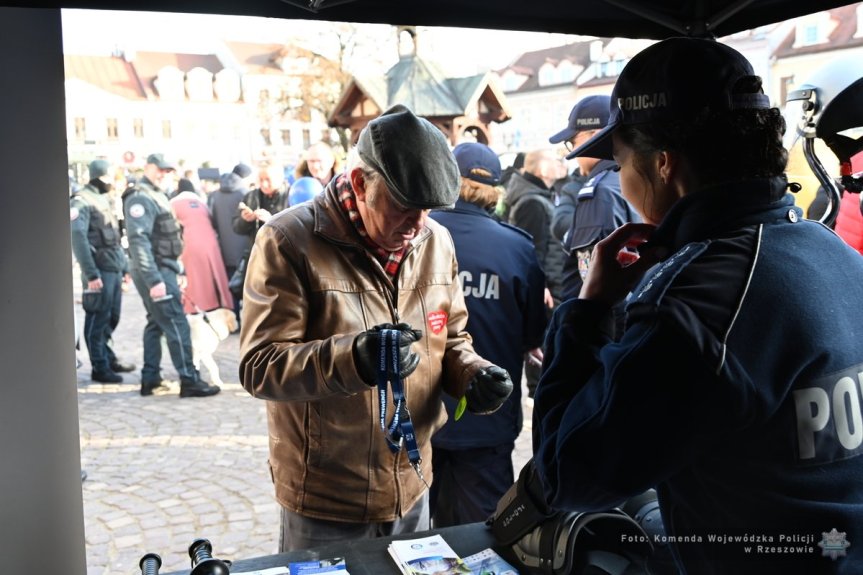 Policjanci z Podkarpacia zagrali z Wielką Orkiestrą Świątecznej Pomocy