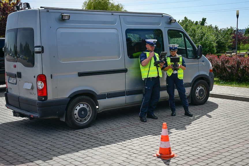 Policyjny dron nad Rzeszowem. Ujawnił 22 wykroczenia