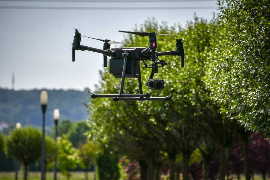 Policyjny dron nad Rzeszowem. Ujawnił 22 wykroczenia