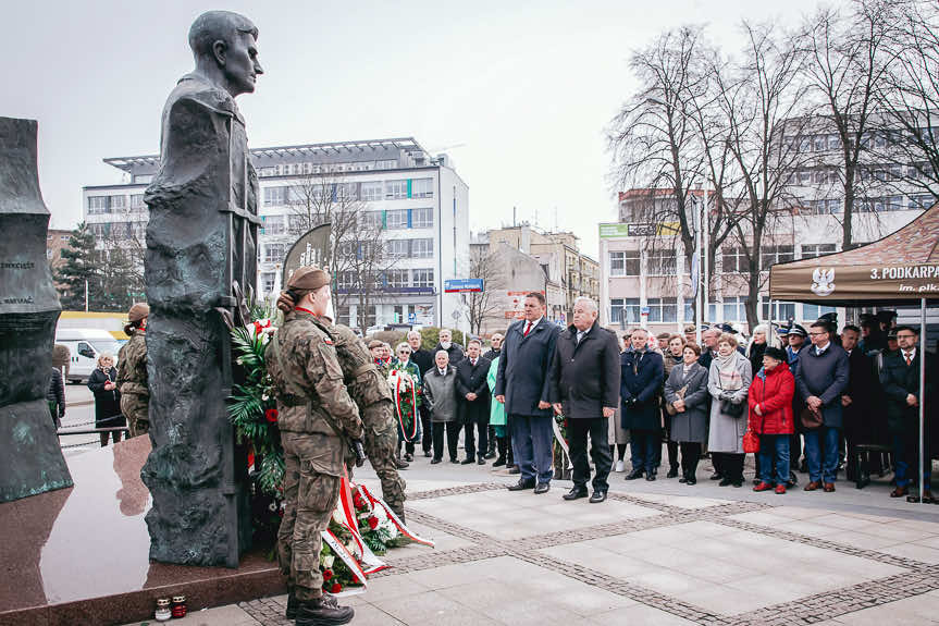 Powiat Rzeszowski składa hołd „Żołnierzom Wyklętym”