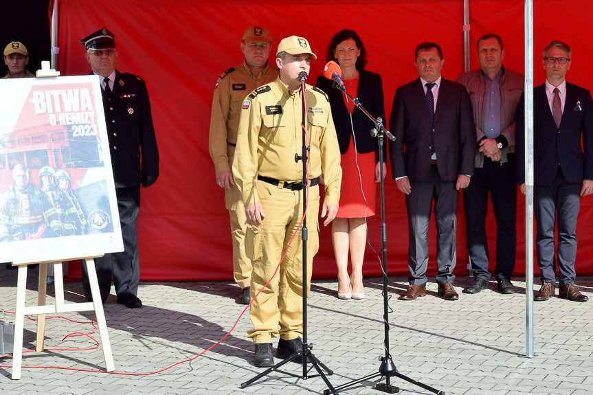 Przekazanie agregatów prądotwórczych dla jednostek OSP powiatu rzeszowskiego