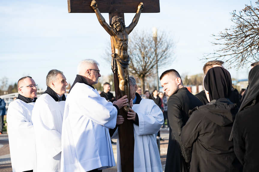 Rzeszów. Droga Krzyżowa w Parku Papieskim