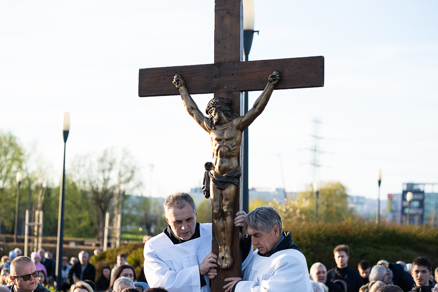 Rzeszów. Droga Krzyżowa w Parku Papieskim