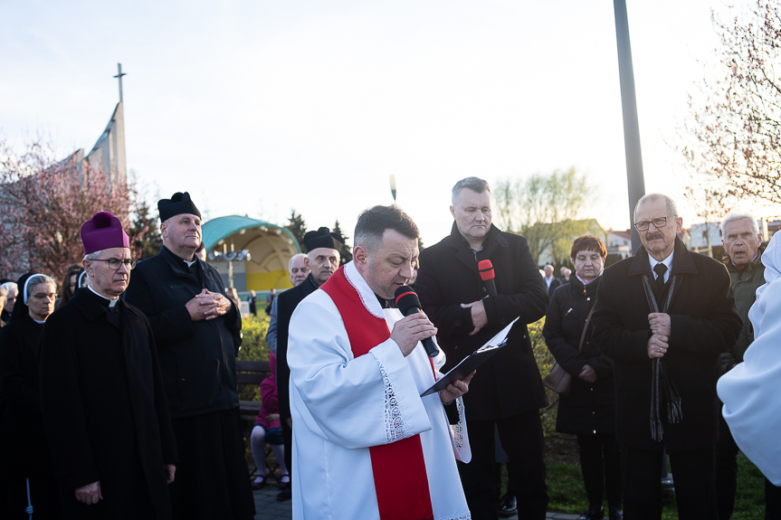 Rzeszów. Droga Krzyżowa w Parku Papieskim