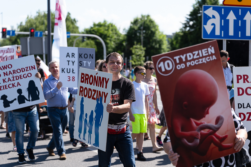 Ulicami Rzeszowa przeszedł Marsz Dla Życia i Rodziny