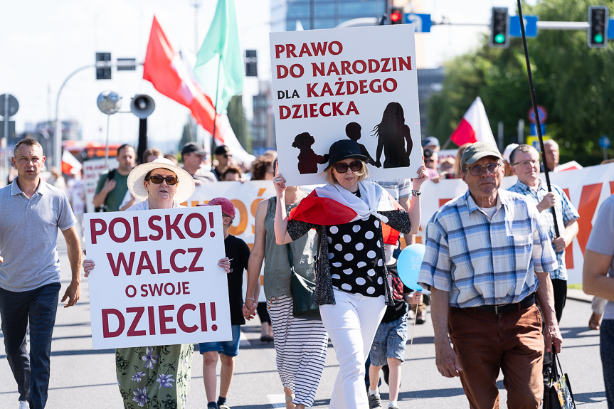 Ulicami Rzeszowa przeszedł Marsz Dla Życia i Rodziny