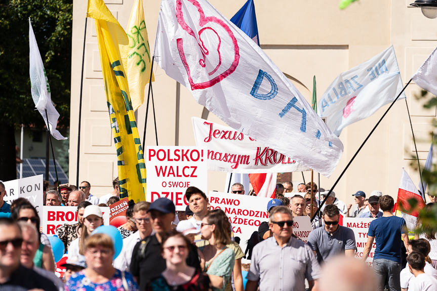 Ulicami Rzeszowa przeszedł Marsz Dla Życia i Rodziny