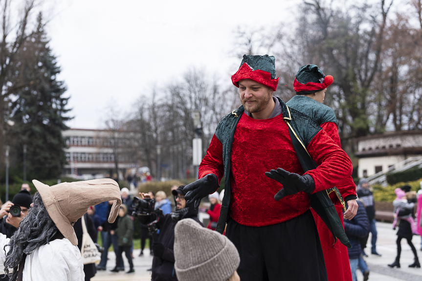 Ulicami Rzeszowa przeszła parada św. Mikołaja