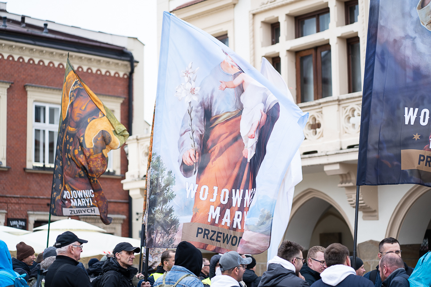 Ulicami Rzeszowa przeszli Wojownicy Maryi