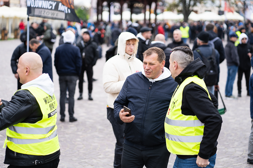 Ulicami Rzeszowa przeszli Wojownicy Maryi