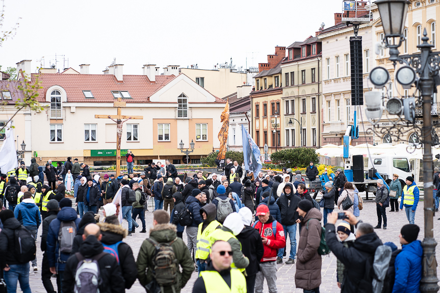 Ulicami Rzeszowa przeszli Wojownicy Maryi