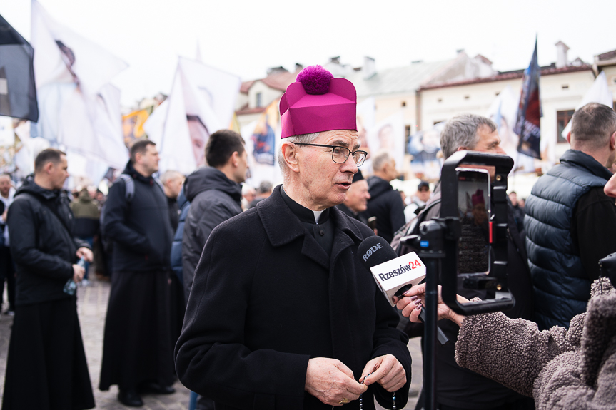 Ulicami Rzeszowa przeszli Wojownicy Maryi