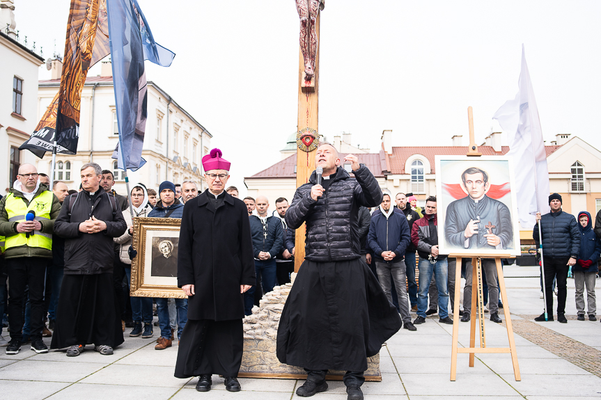 Ulicami Rzeszowa przeszli Wojownicy Maryi