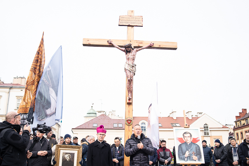 Ulicami Rzeszowa przeszli Wojownicy Maryi