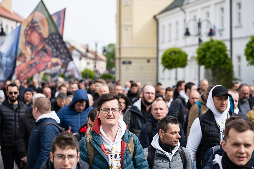 Ulicami Rzeszowa przeszli Wojownicy Maryi