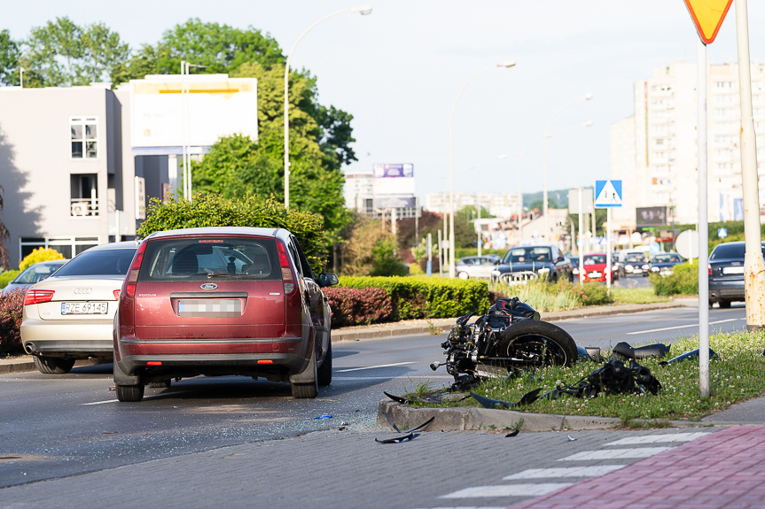 Zderzenie samochodu osobowego z motocyklem na Kopisto w Rzeszowie