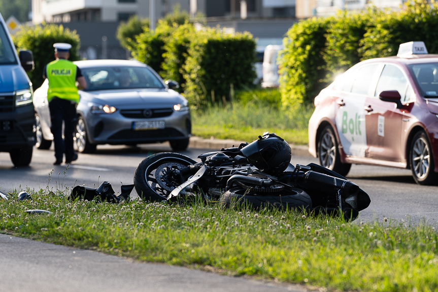 Zderzenie samochodu osobowego z motocyklem na Kopisto w Rzeszowie