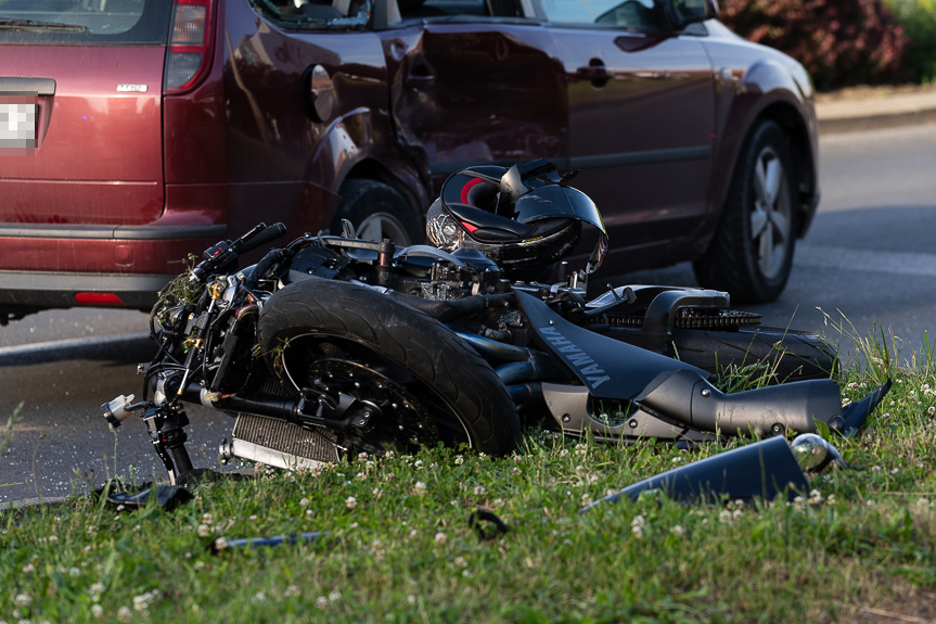 Zderzenie samochodu osobowego z motocyklem na Kopisto w Rzeszowie