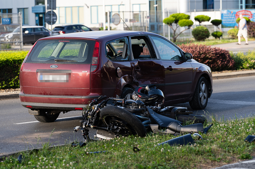 Zderzenie samochodu osobowego z motocyklem na Kopisto w Rzeszowie