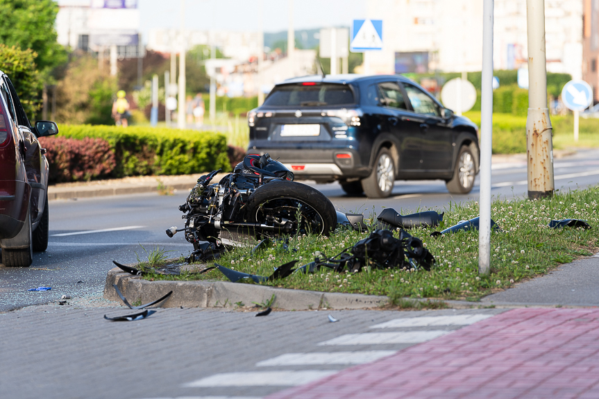 Zderzenie samochodu osobowego z motocyklem na Kopisto w Rzeszowie